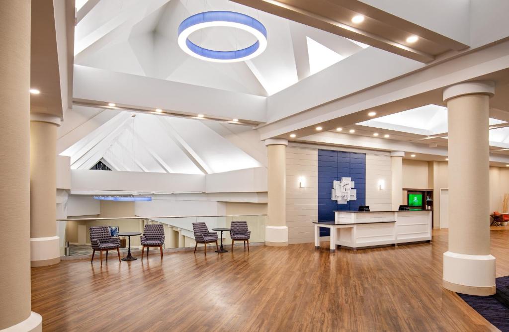 Holiday Inn Newport News - Hampton, an IHG Hotel