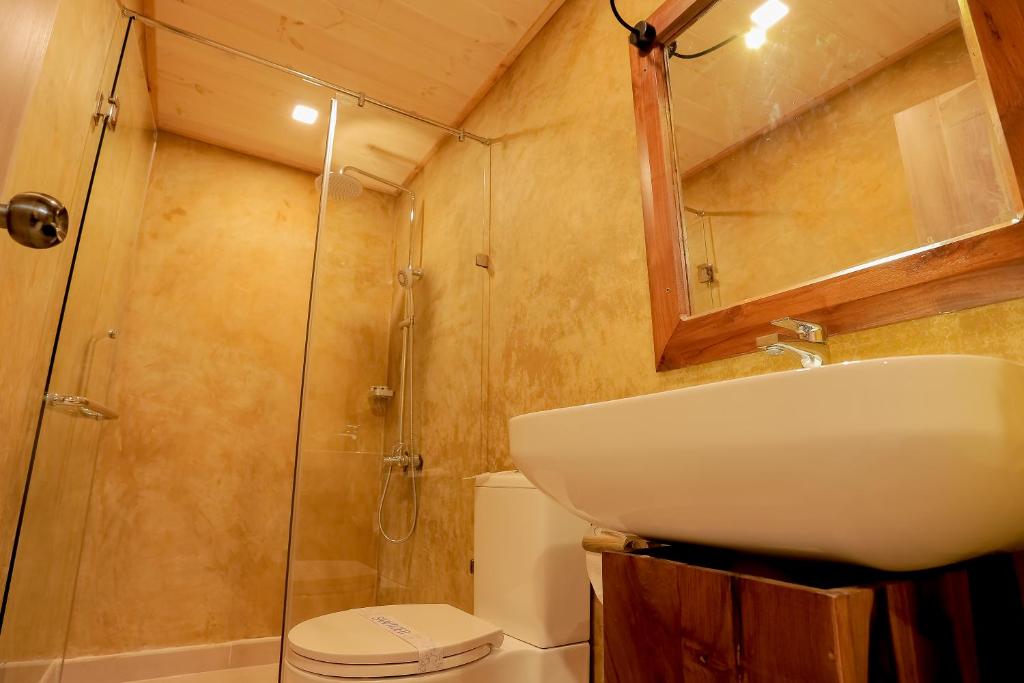 Koupelna v ubytování Tuk Tuk Hostel Negombo