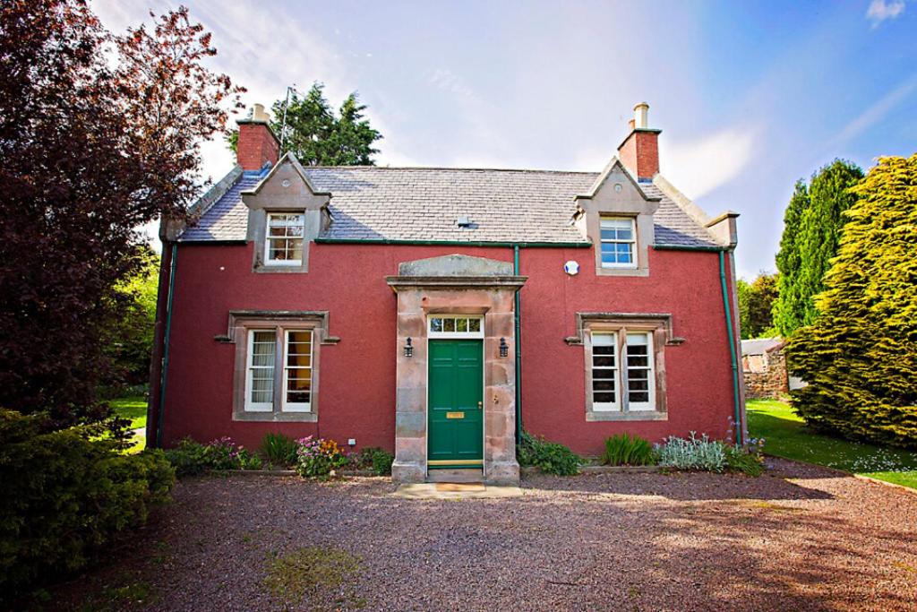 Gallery image of The Head Gardeners Cottage, Dunbar in Dunbar