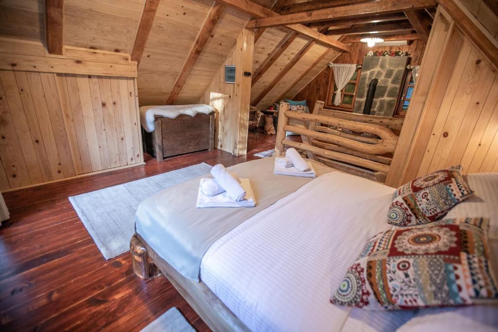 Postel nebo postele na pokoji v ubytování Bistrica Cottage