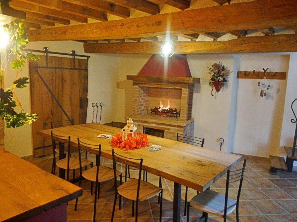 Zdjęcie z galerii obiektu L'ALPACA DELLA ROSSA - AGRITURISMO w mieście Genga