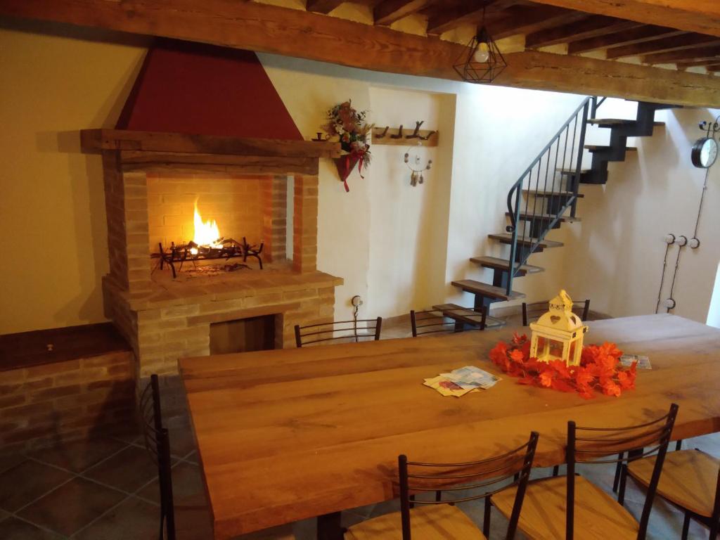 Zdjęcie z galerii obiektu L'ALPACA DELLA ROSSA - AGRITURISMO w mieście Genga