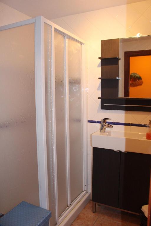 Kuchyň nebo kuchyňský kout v ubytování Apartamentos Ball Benas Edificio Mirador
