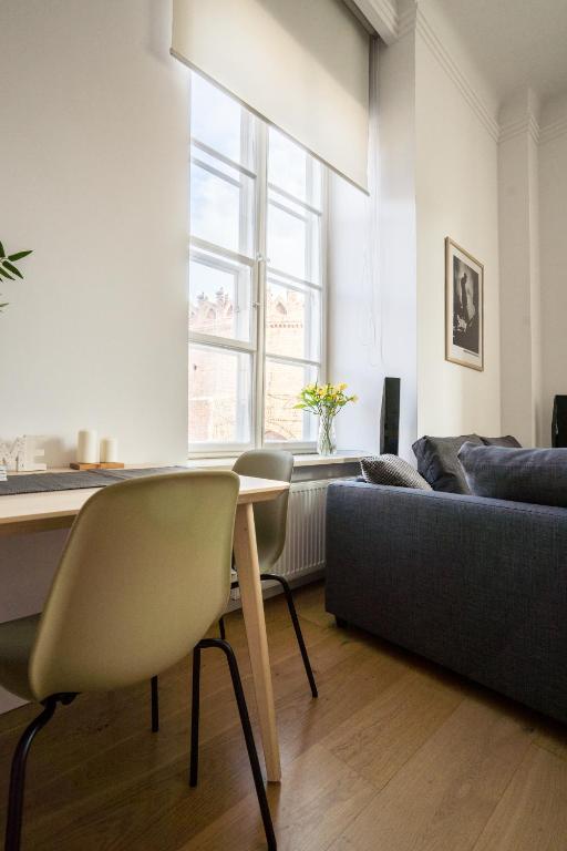 Old Town Heart VII - TheBarbican - 13