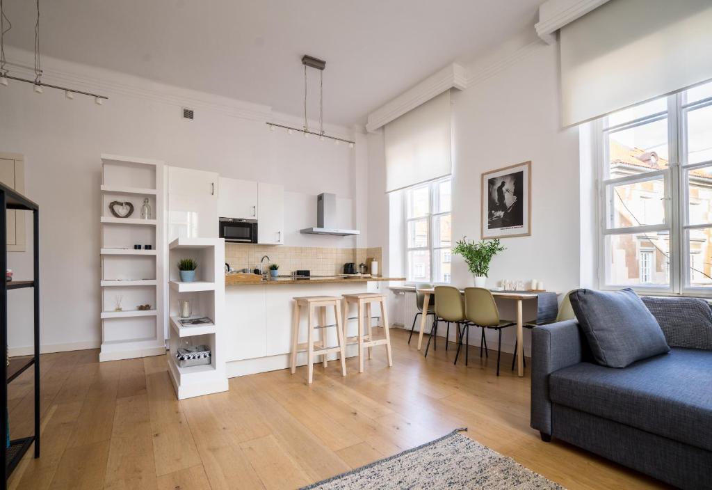 Old Town Heart VII - TheBarbican - 14