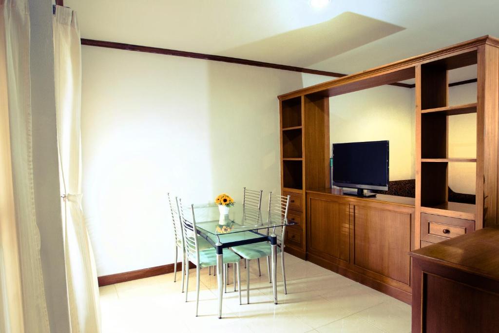 TV a/nebo společenská místnost v ubytování The Residence Hotel -SHA Extra Plus