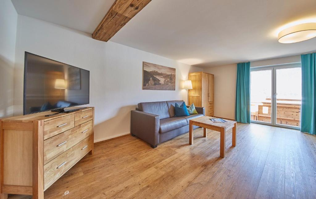 TV a/nebo společenská místnost v ubytování Apartments Lakeside 29 Zell am See