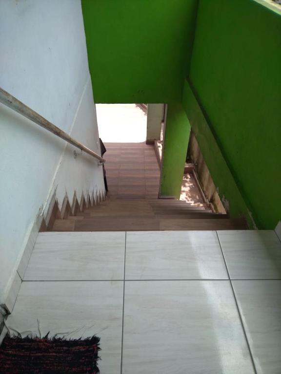  casa com dois quartos churrasqueira wi-fi e estacionamento para dois carros