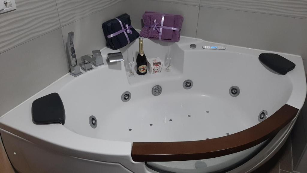 Luxury Presidental Apartment with a Jacuzzi and a Bar in Flatiron