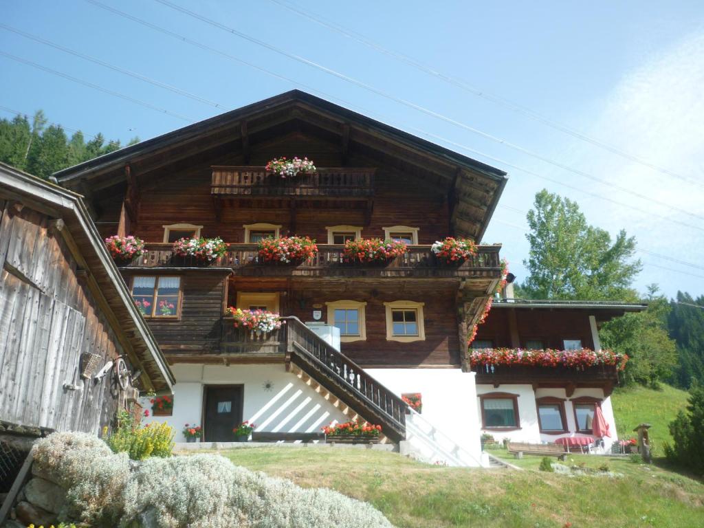 Budova, v ktorej sa apartmán nachádza