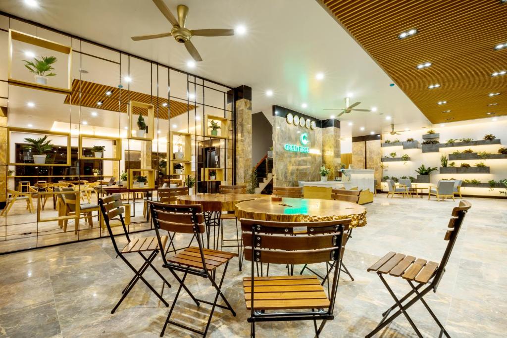 מסעדה או מקום אחר לאכול בו ב-Green Tree Hotel Phú Quốc