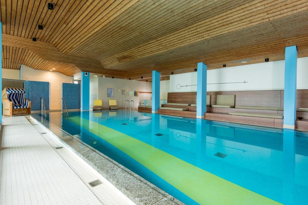 Bazén v ubytování Hotel Bayern Vital nebo v jeho okolí
