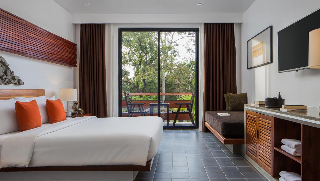 Gallery image of Lynnaya Urban River Resort in Siem Reap