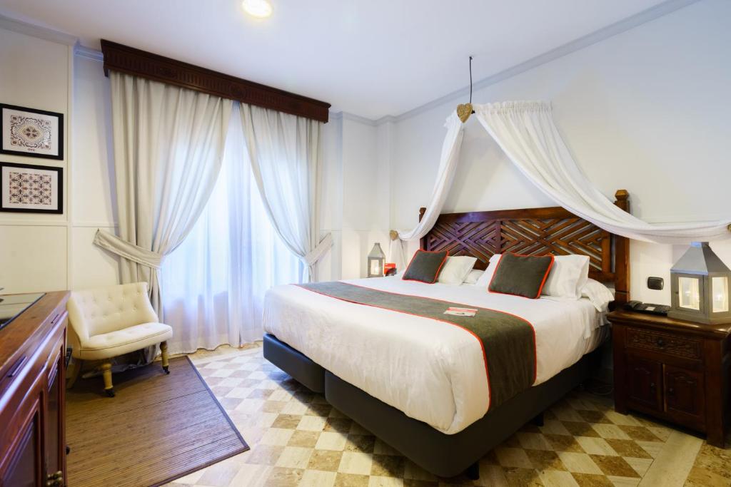 OYO Hotel Boutique Reina Mora, Granada, Spain - Booking.com