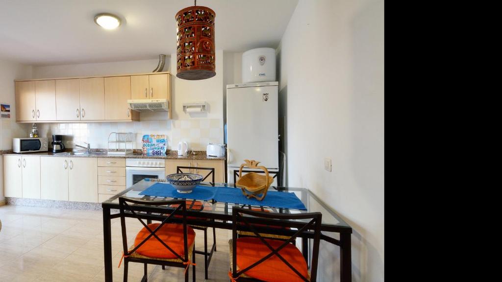 Kuchyň nebo kuchyňský kout v ubytování Apartment La Marina Sea Views with terrace By PVL