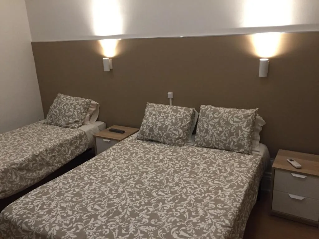 Lira Guest House B&B, Porto, Portugal
