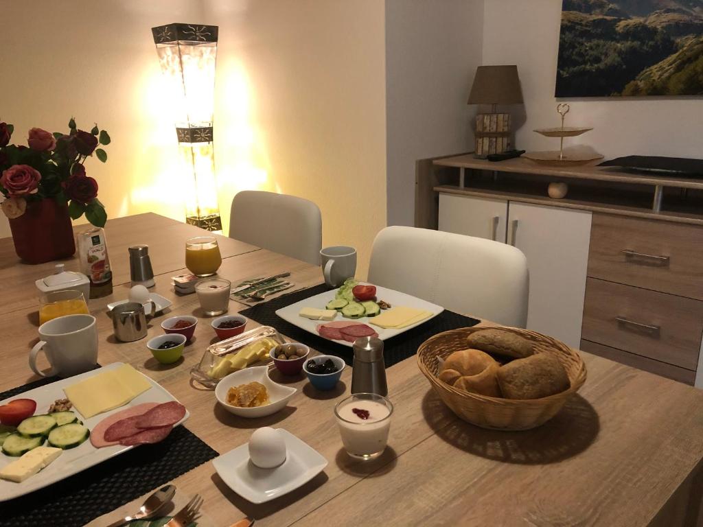 Jídlo v penzionu nebo okolí
