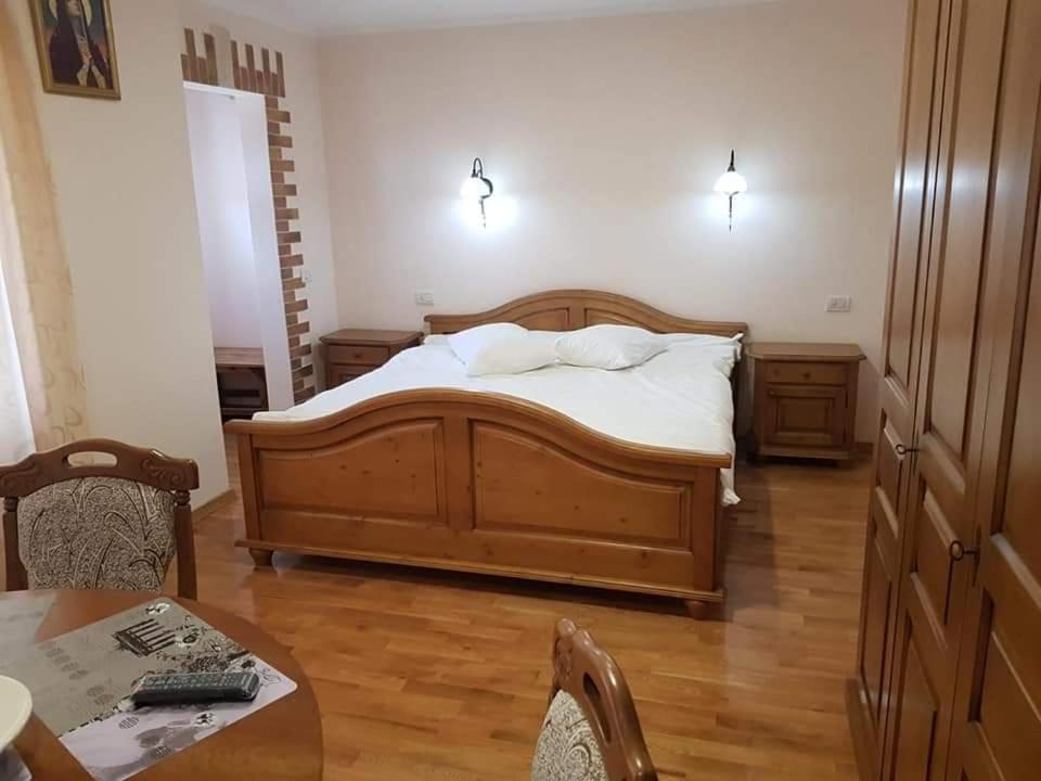 Vila Grecu - Deluxe Double Room With Balcony