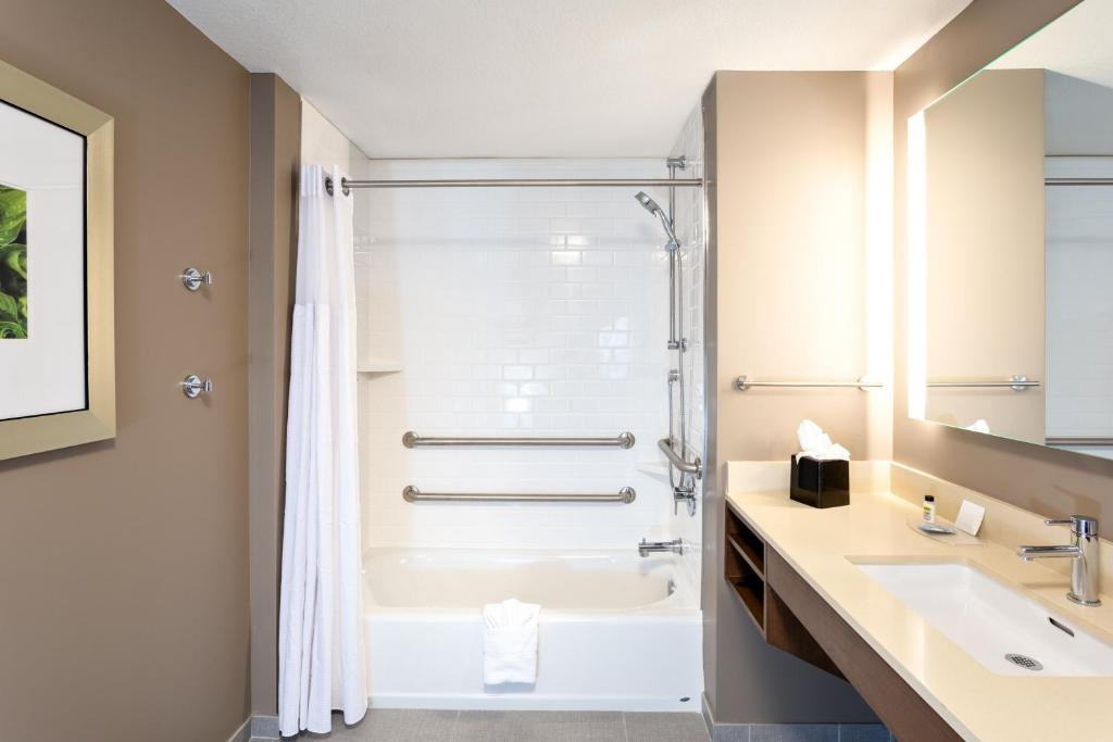Staybridge Suites - Fort Lauderdale Airport - West, an IHG Hotel - Studio Suite Avec Deux Lits Queen Et Une Baignoire Accessible à La Mobilité Auditive