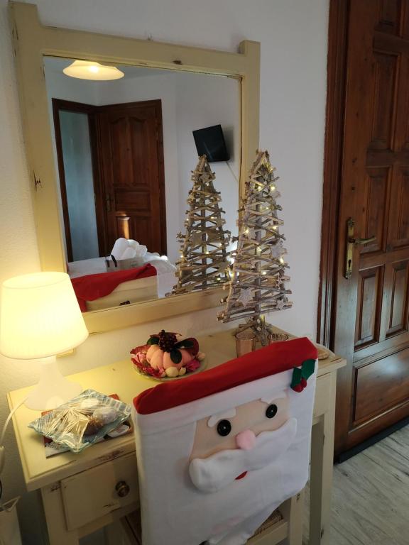 Postel nebo postele na pokoji v ubytování Traditional Cozy Room