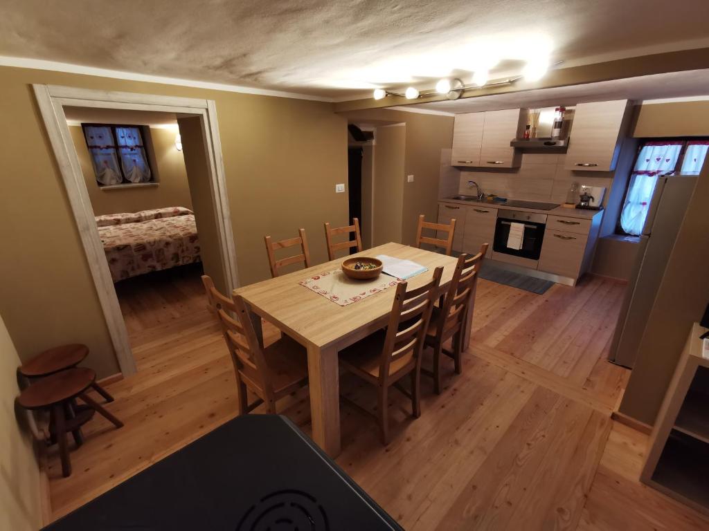 Kuchyňa alebo kuchynka v ubytovaní Casa Curnet