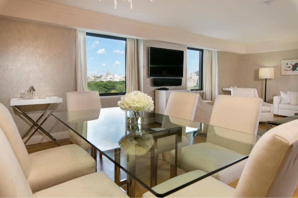 Luxurious Central Park South Two Bedroom Apartment By Lauren Berger Collection New York Aktualisierte Preise Fur 2021