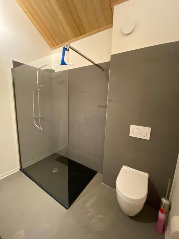 A bathroom at Apartmentshaus Dual - 2
