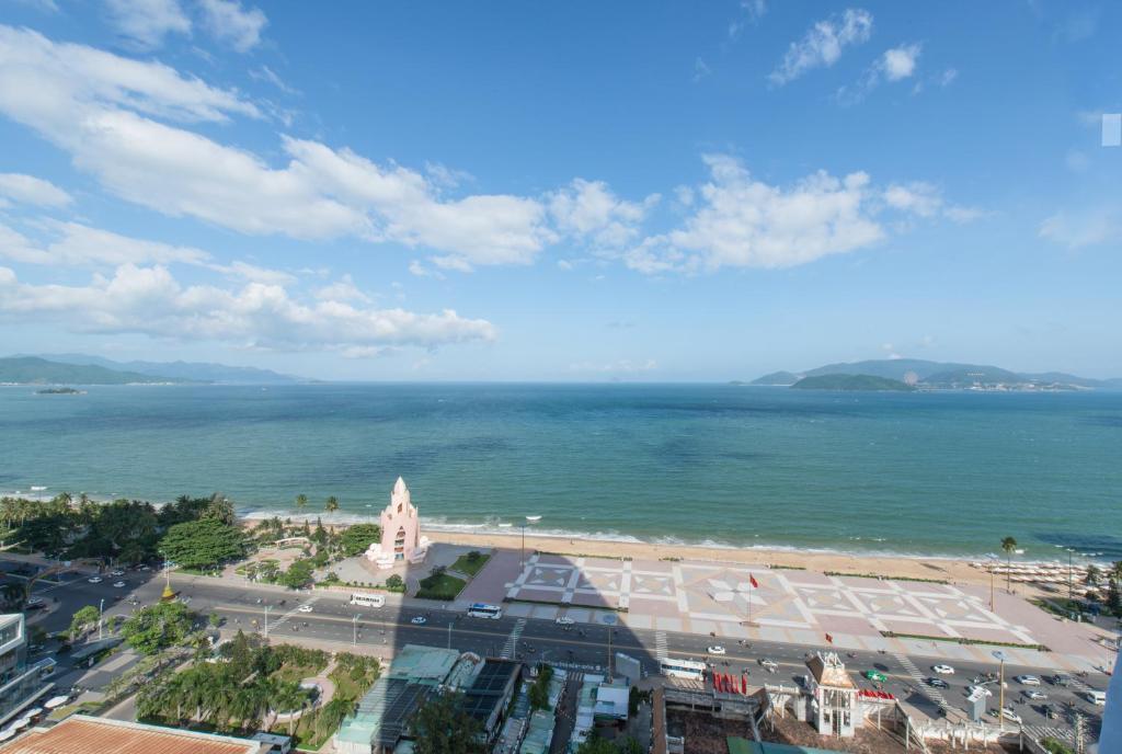 Holi Panorama Condotel - 3相邻的工作室面对大海