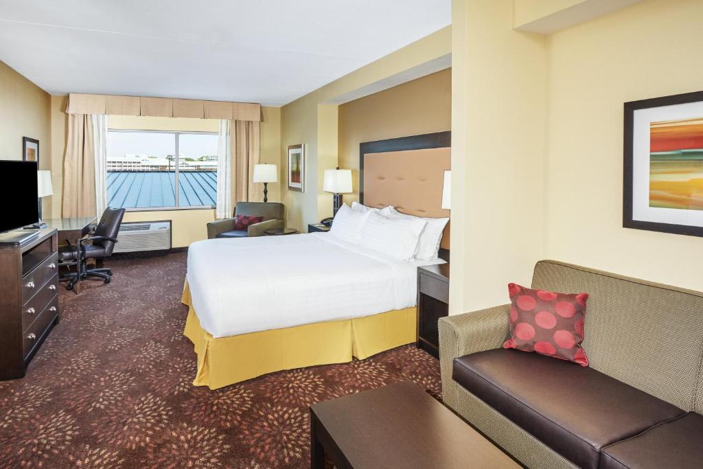 Holiday Inn Express & Suites Sandusky by IHG - Suite Lit King-Size Avec Canapé-Lit