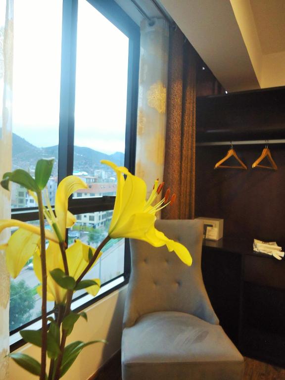 Nespecifikovaný výhled na hory nebo výhled na hory při pohledu z hotelu