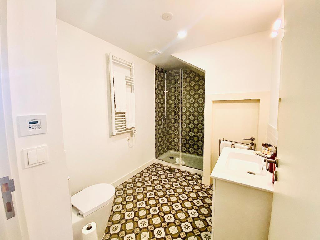 Vitoria's Terrace Apartments - 16