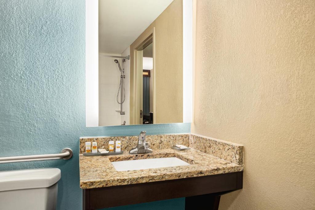 La Quinta Inn & Suites by Wyndham Richmond-Midlothian - King Room - Mobility Access/Non-Smoking