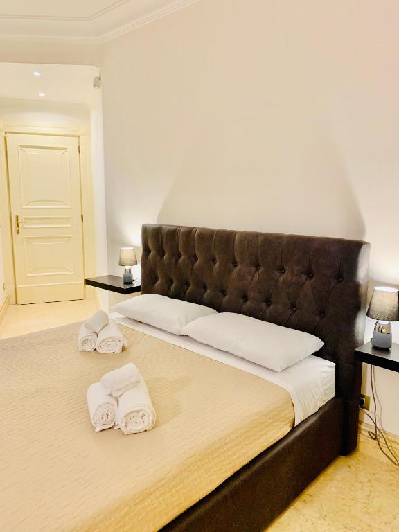 Simon's Guest House Rome - Double Room With Private Bathroom