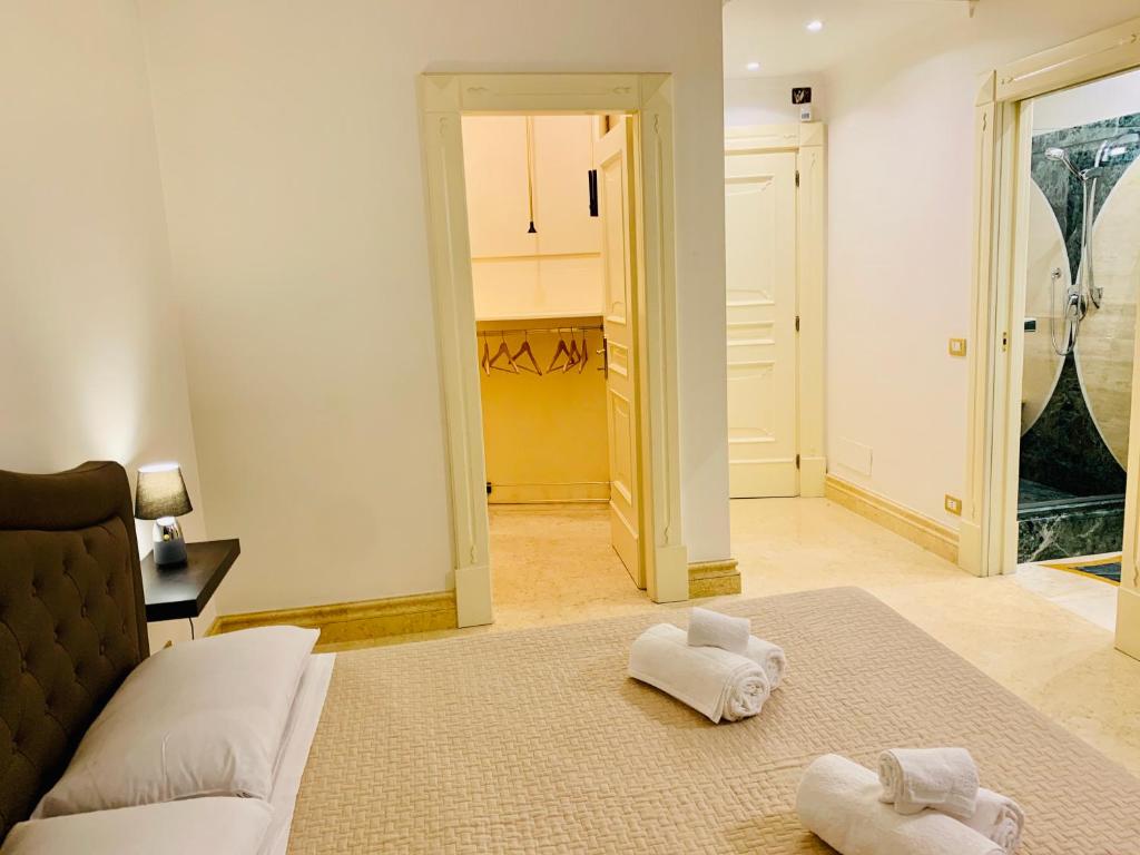 Simon's Guest House Rome - Deluxe Double Room