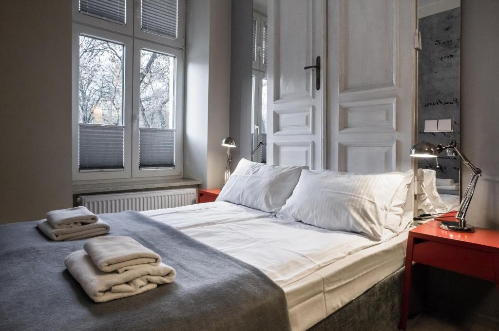 رزرو هتل و هاستل، Yourplace M57 Apartments, آژانس هواپیمایی آسمان سپید