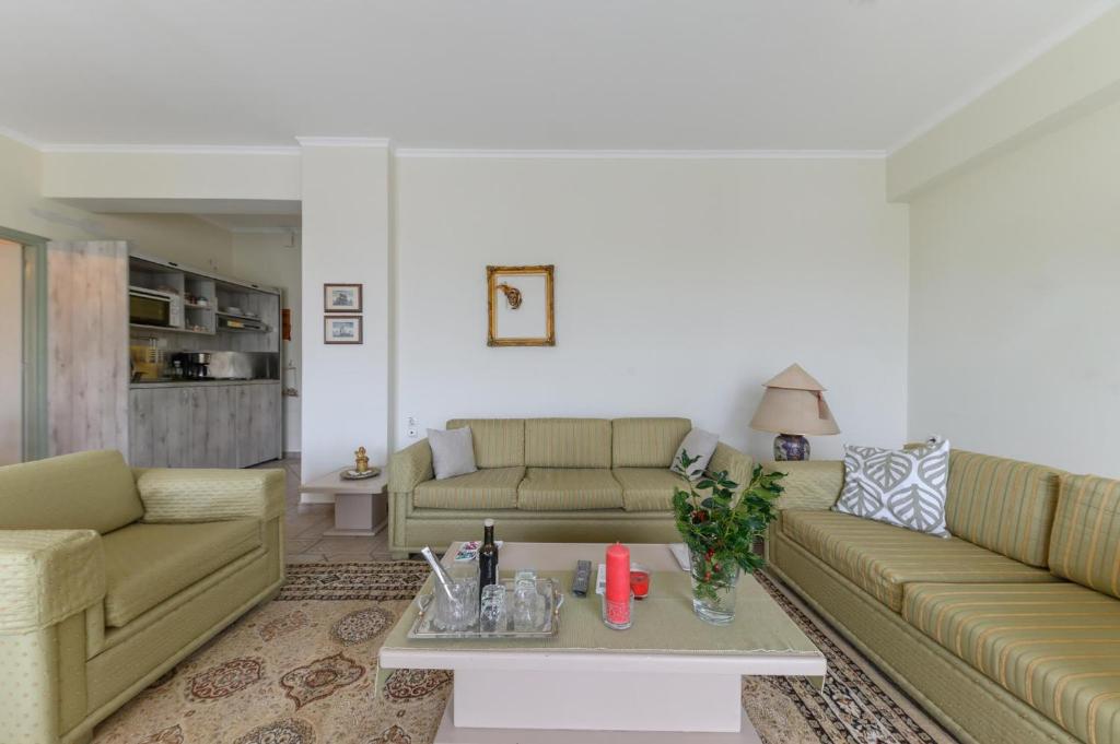 Posedenie v ubytovaní 3BD Apartment in the Center - Self check in