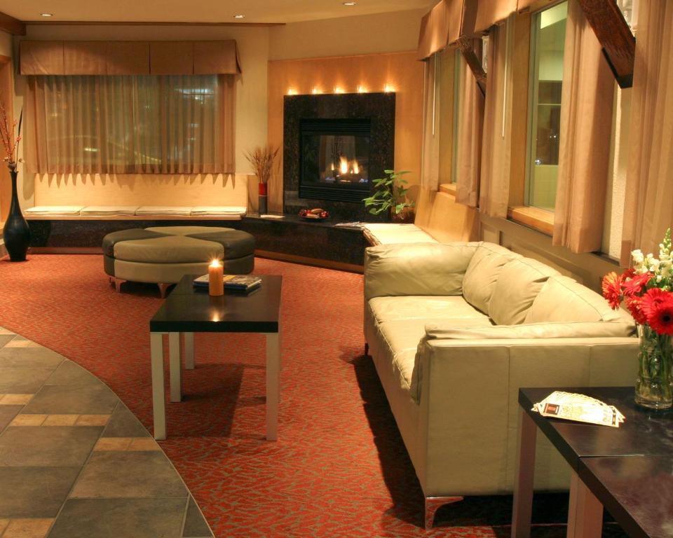 Posezení v ubytování Best Western Snowcap Lodge