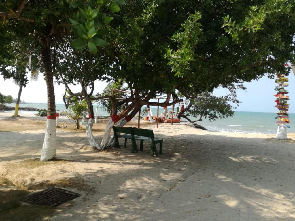 Playa de o cerca de este apartahotel