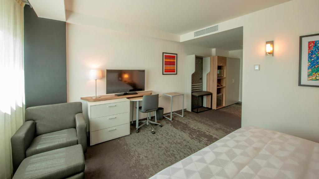 Holiday Inn & Suites - Merida La Isla by IHG - Premium King Room