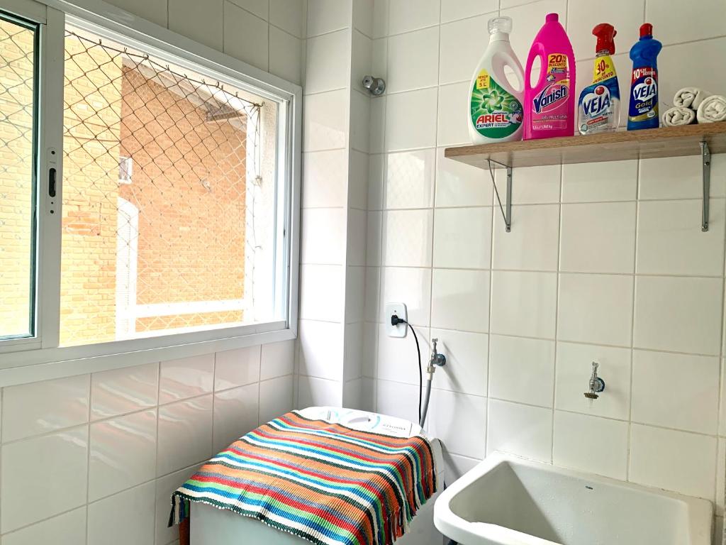  Apto 2 QTs c Garagem e Piscina no Centro