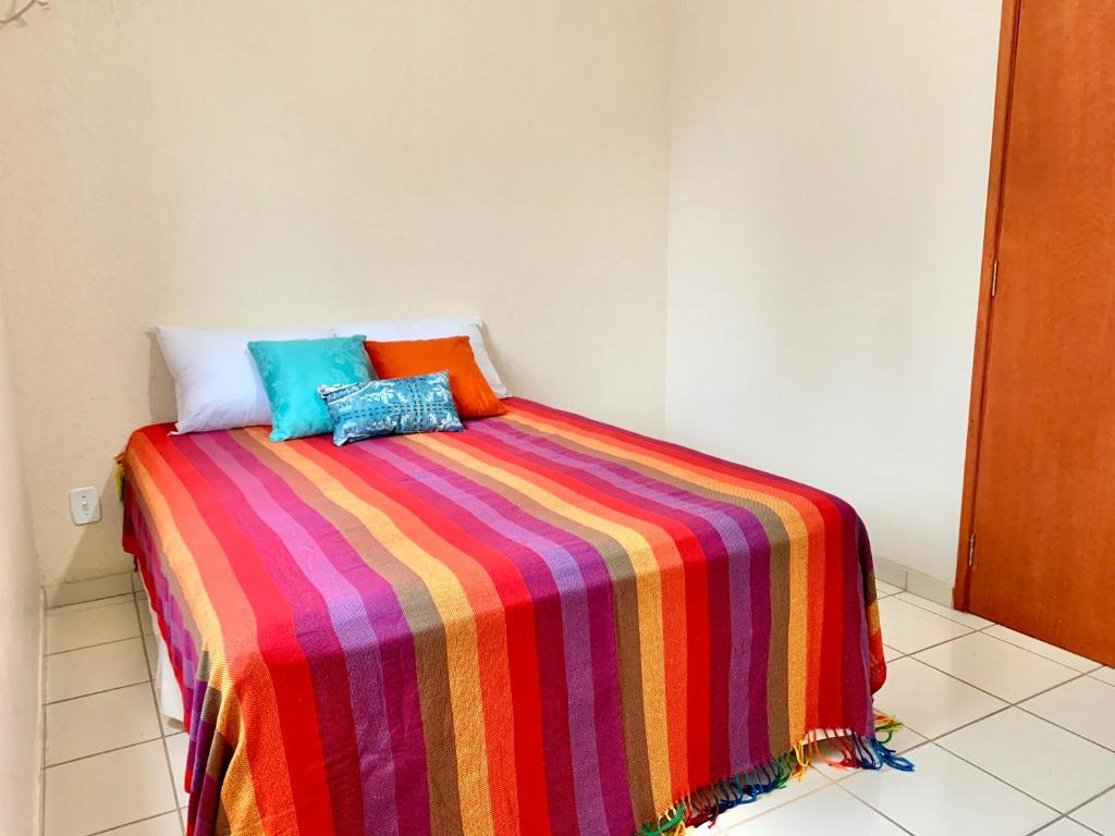  Apto 2 QTs c Garagem e Piscina no Centro