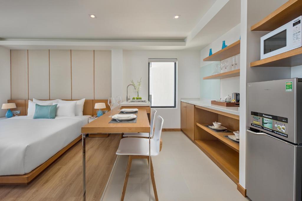 Special Offer - Family Suite Two-Bedroom Ocean View with Balcony
