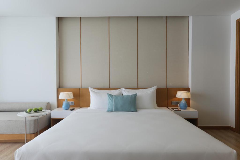 Premier Ocean View Double Suite with Balcony - Daily Spa Offer