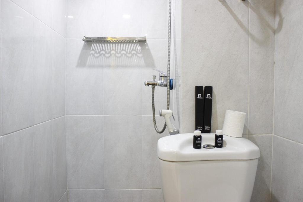 Simply Studio Room The Jarrdin Cihampelas Apartment By Travelio - Apartamento Estudio