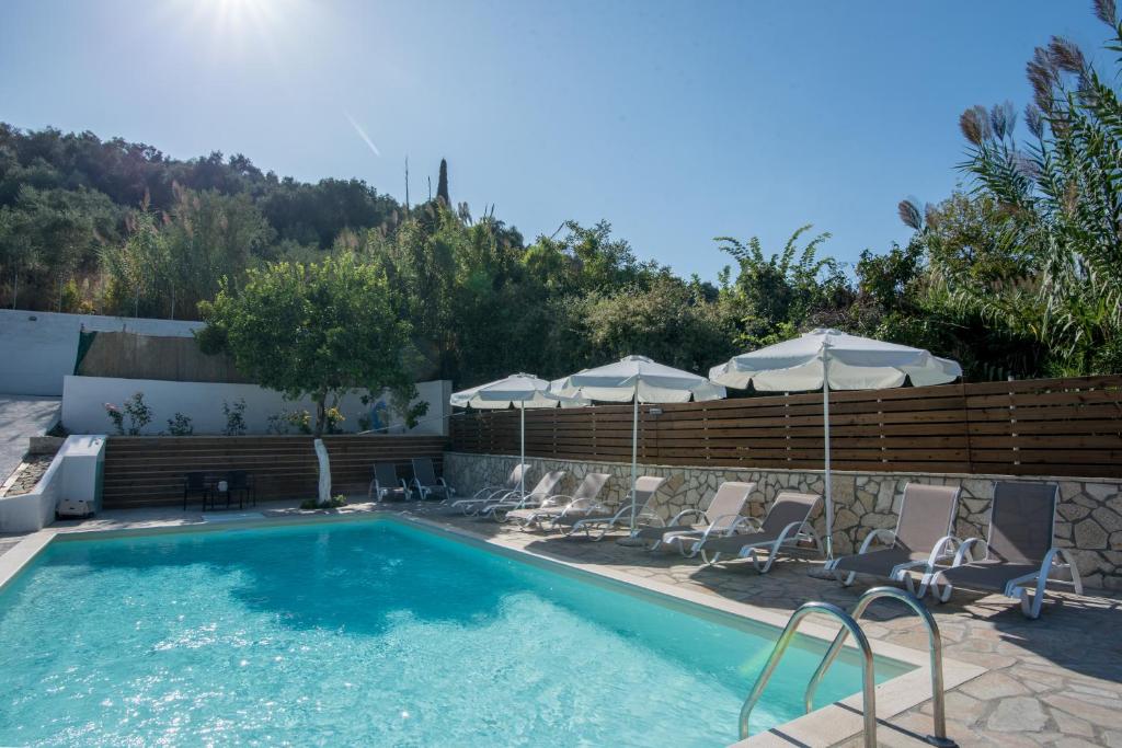 The swimming pool at or close to Dallas Valtos Studios