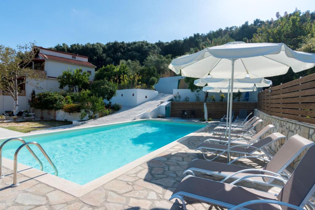 The swimming pool at or close to Dallas Valtos Studios