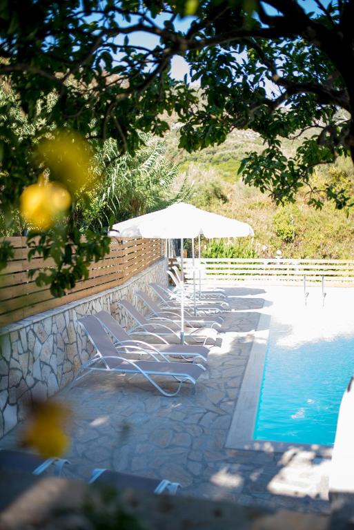 The swimming pool at or close to Dallas Valtos Studios