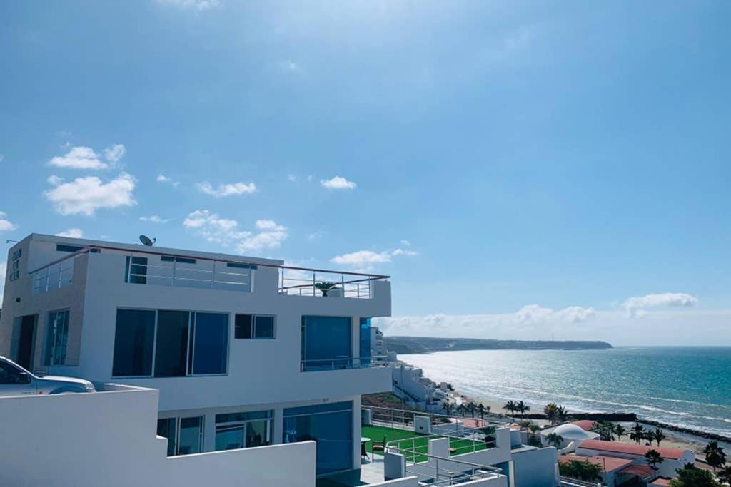 Exclusivo Penthouse frente al mar con acceso a la playa - Club Privado en Manta - Housity