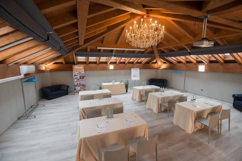 Posezení v ubytování AS Hotel Sempione Fiera