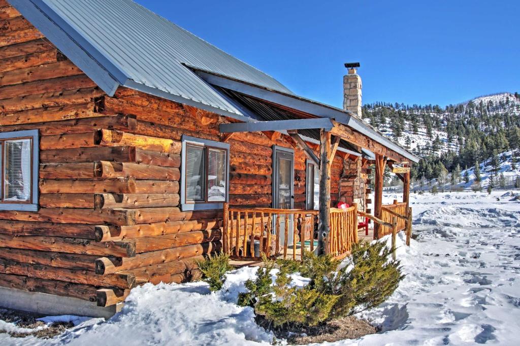 Authentic Cabin with Hot Tub in the San Juan Mtns! imagem principal.